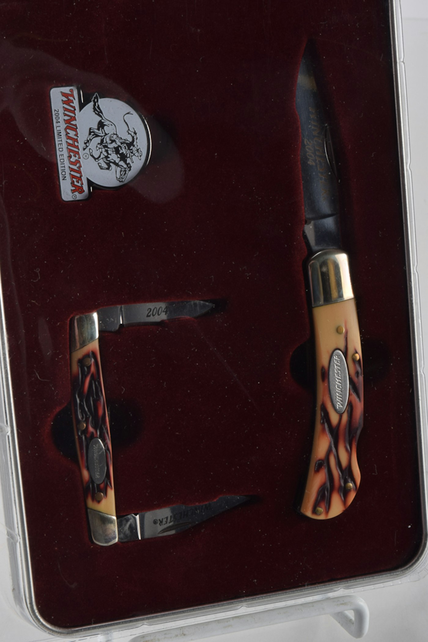 2006 Winchester Limited Edition 3 Knife Set - 3 Pc Winchester Limited Edition 2006 Box Folding Knives ... - They come in a hard case and the hunting knife is complete with a sheath.