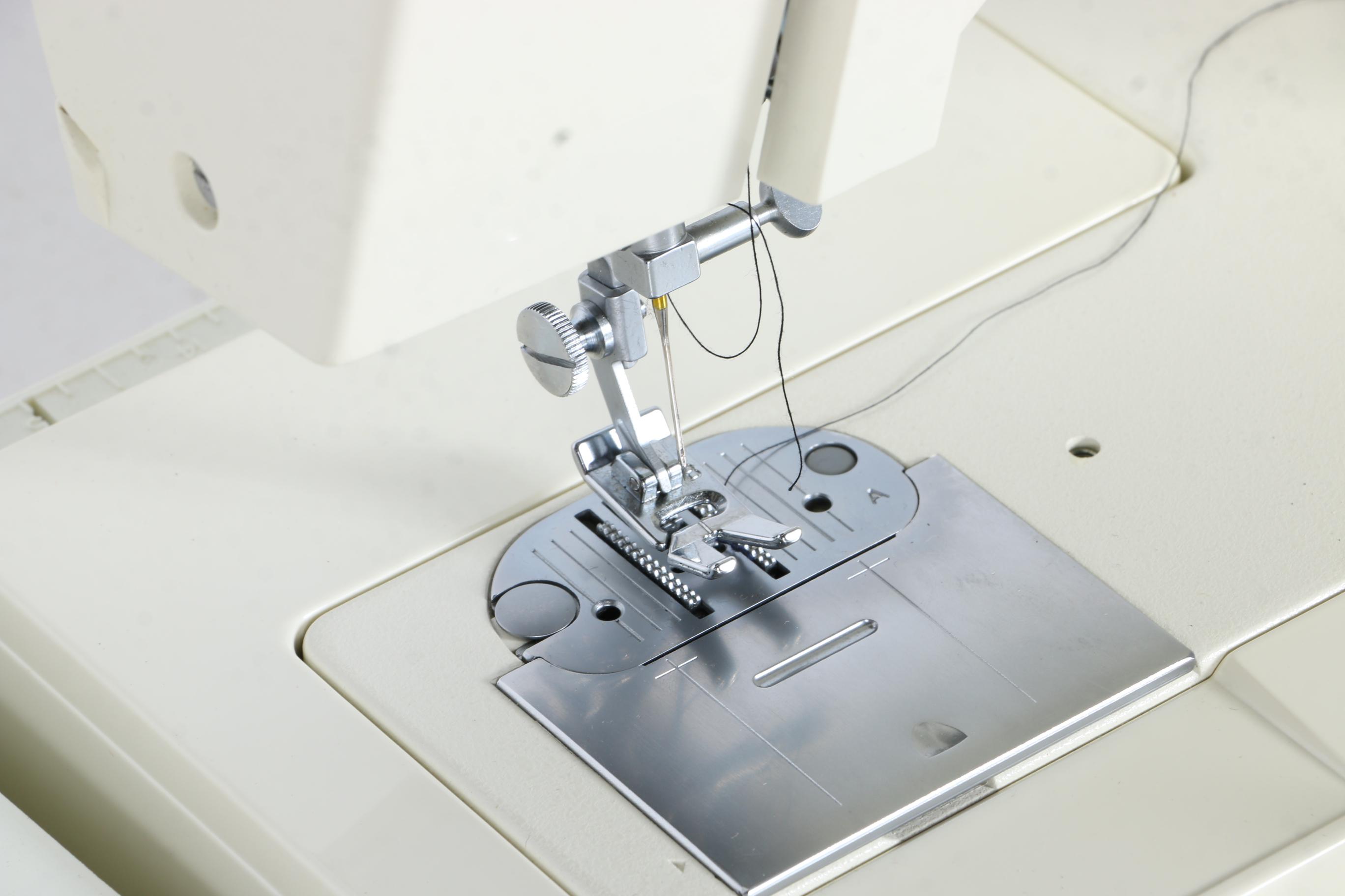 Singer Merritt Sewing Machine EBTH