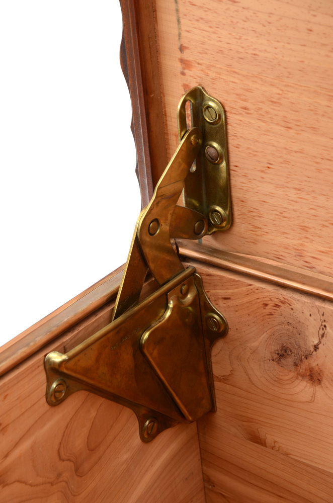 Dillingham Cedar Chest EBTH