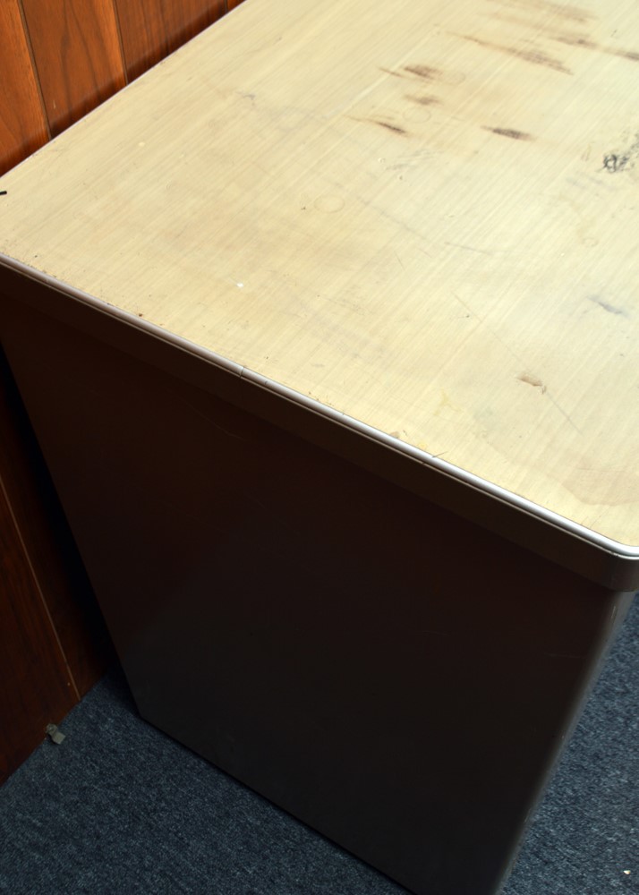 Vintage Metal Office Desk by Steelmaster EBTH