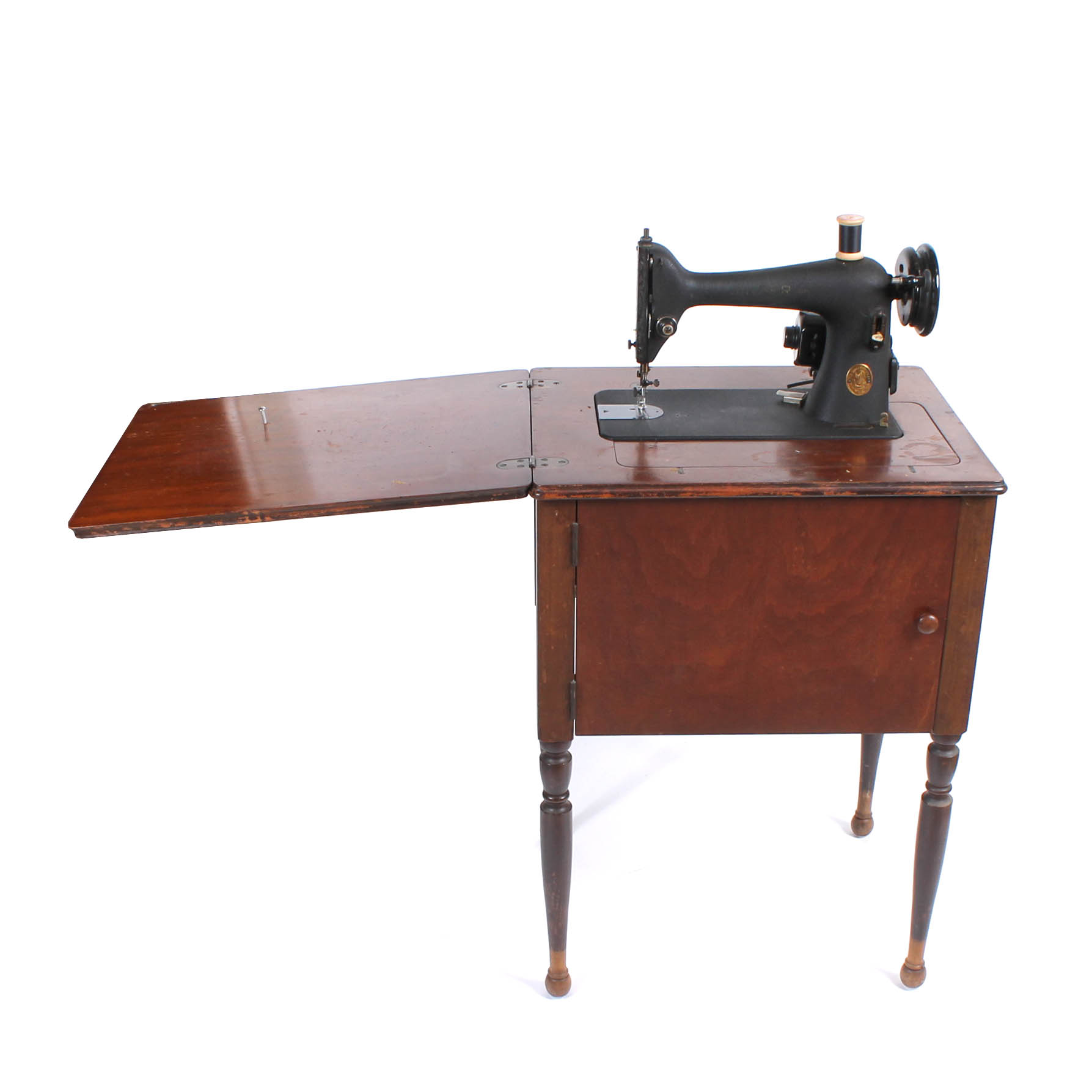 Vintage Singer Sewing Machine With Sheraton Style Cabinet Ebth