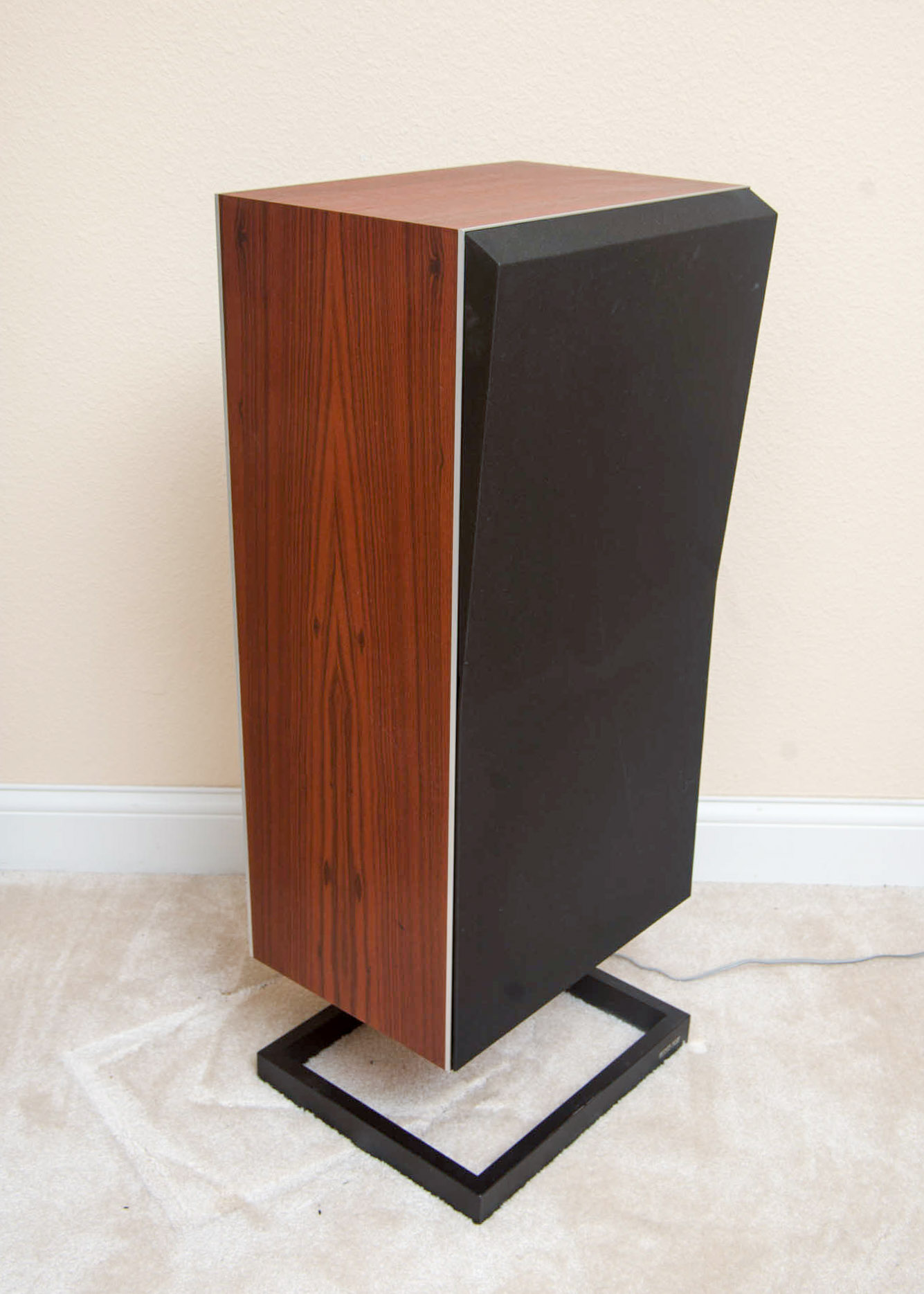 1970-1980s Bang & Olufsen BeoVox M100 Speaker System | EBTH