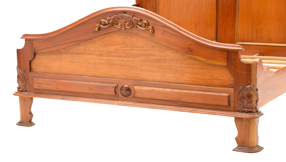 Victorian Style King Size Mahogany Bed Frame EBTH