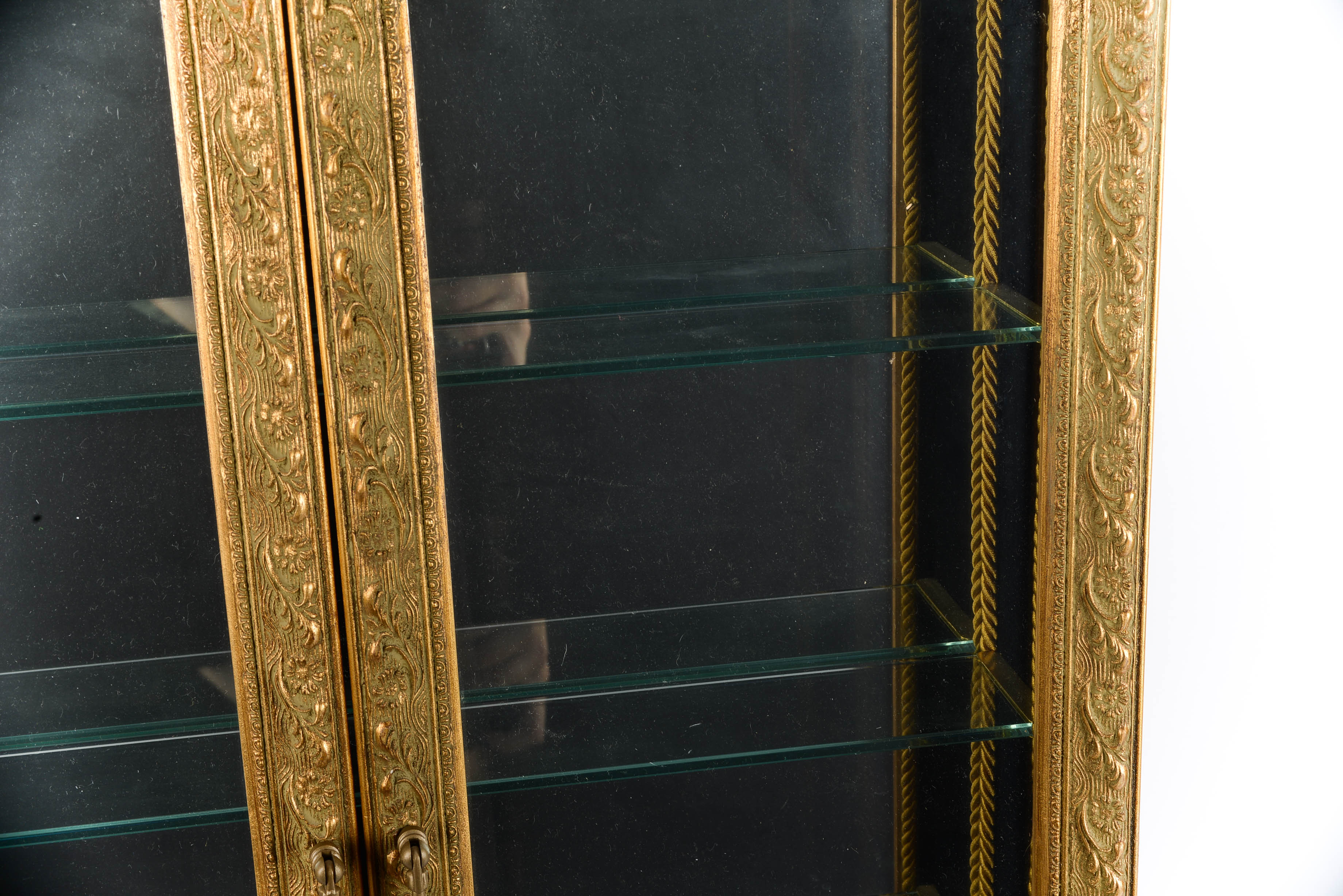 Teacup Display Case with Glass Shelves EBTH