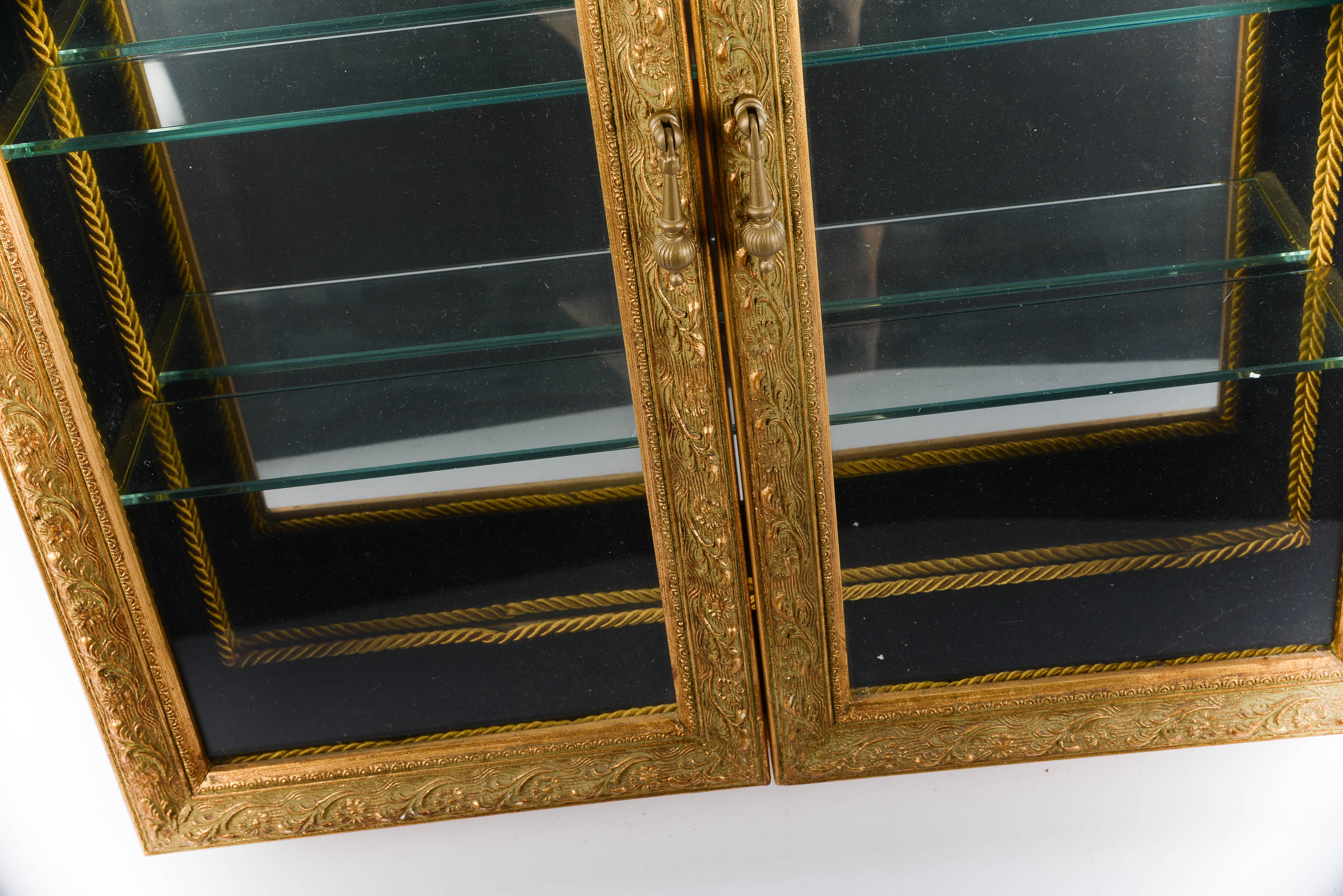 Teacup Display Case with Glass Shelves EBTH