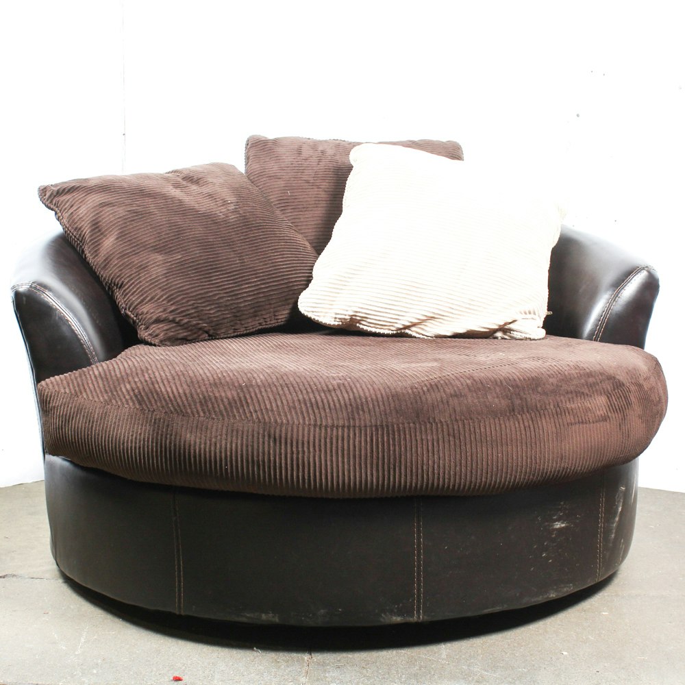 Oversize Round Swivel Accent Chair by Ashley Furniture | EBTH