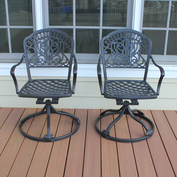 Pair of Patio Chairs With Swivel Base EBTH