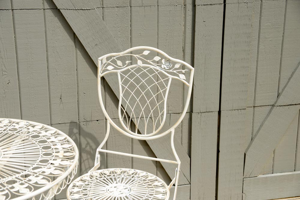 White Metal Patio Side Table and Chair EBTH