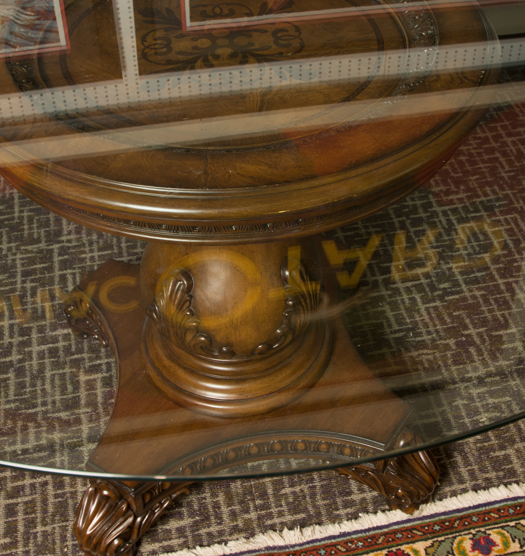 Havertys Villa Clare Round Dining Table EBTH