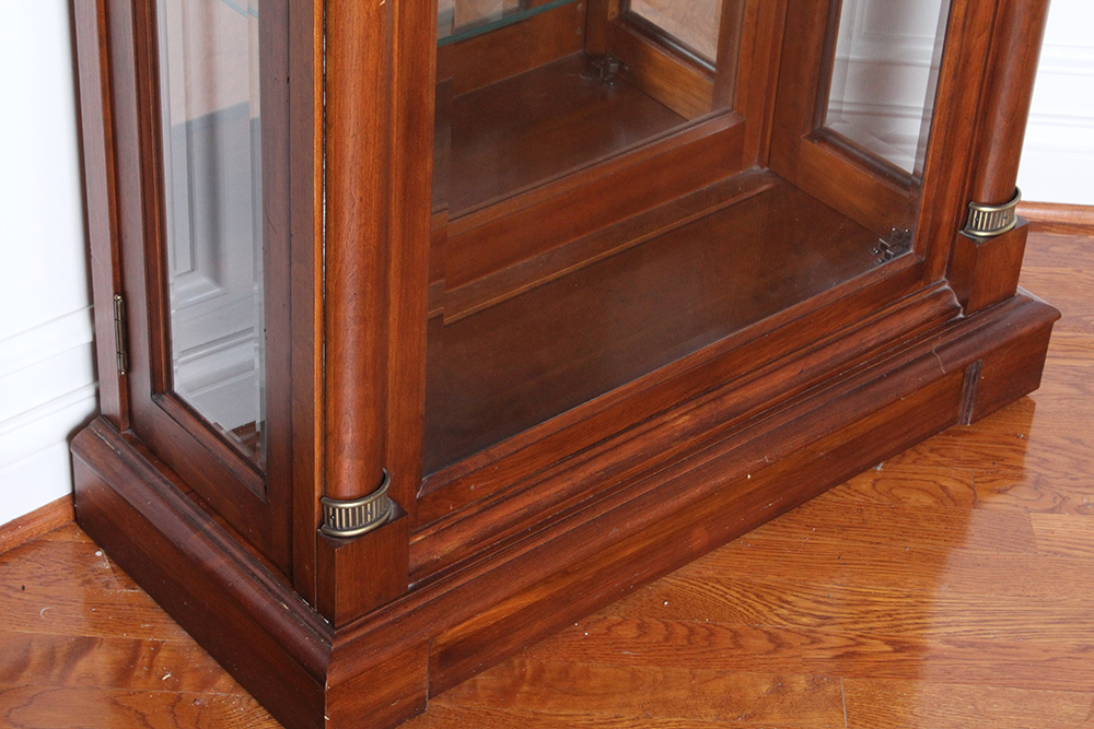 Ethan Allen "Medallion" Curio EBTH