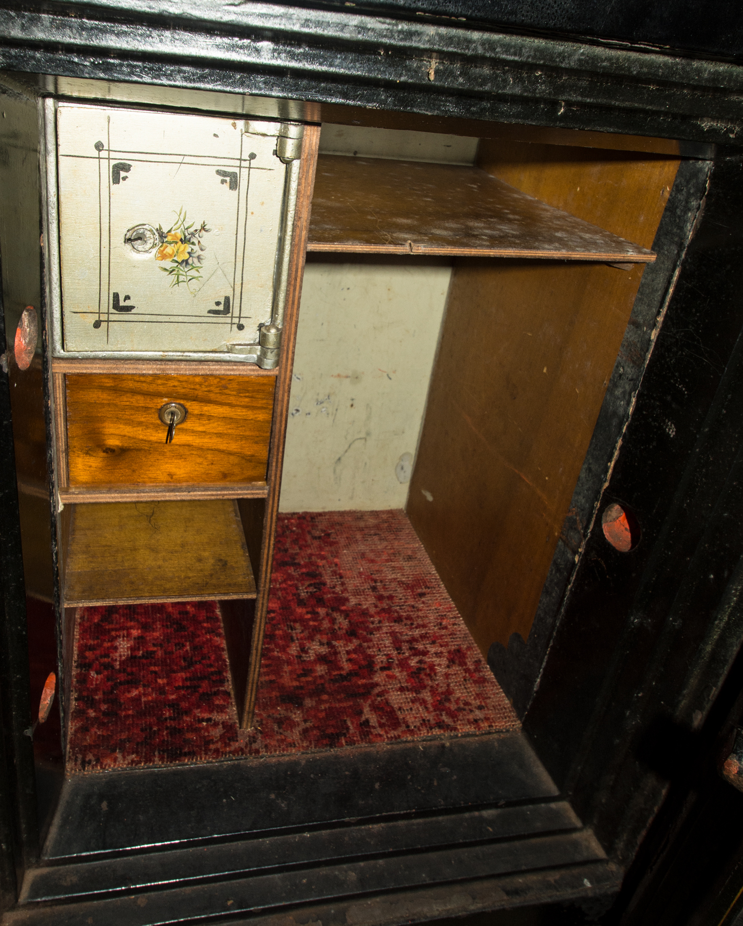 Antique Yale Safe EBTH
