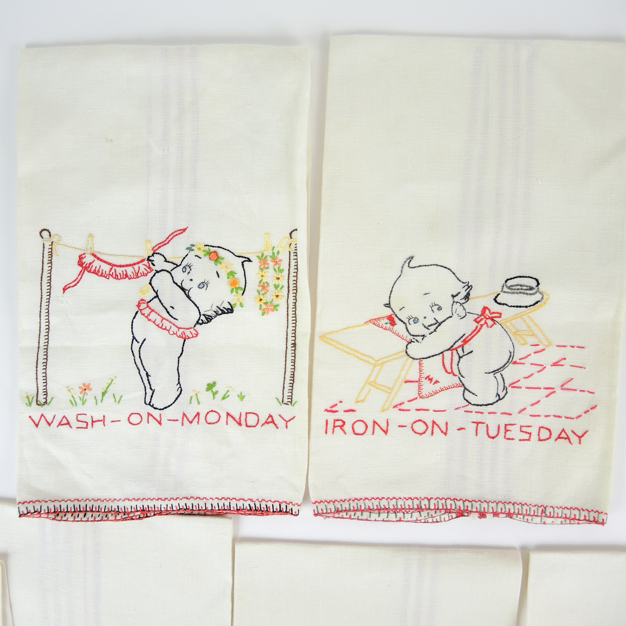 Vintage Set of HandEmbroidered Kitchen Towels EBTH
