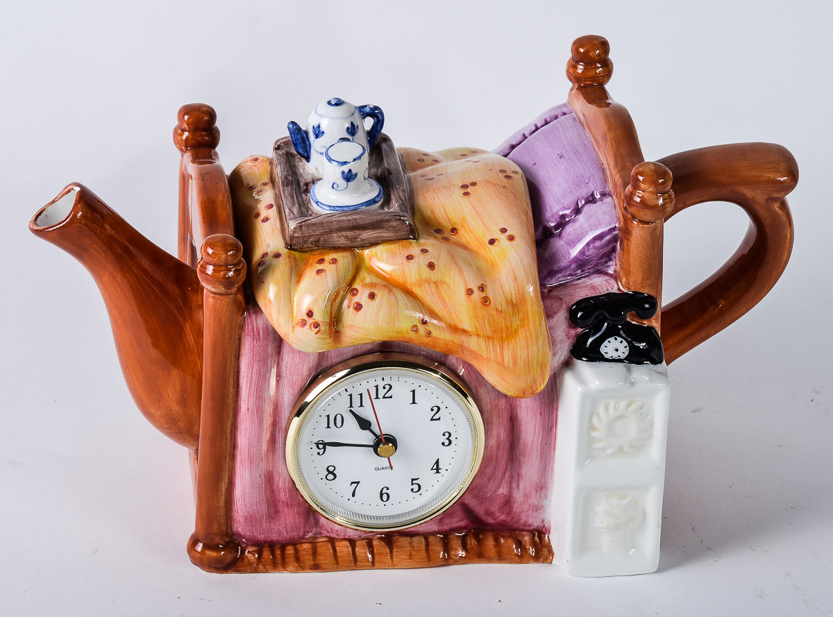 Novelty Ceramic Teapots Including British Swineside Teapottery EBTH