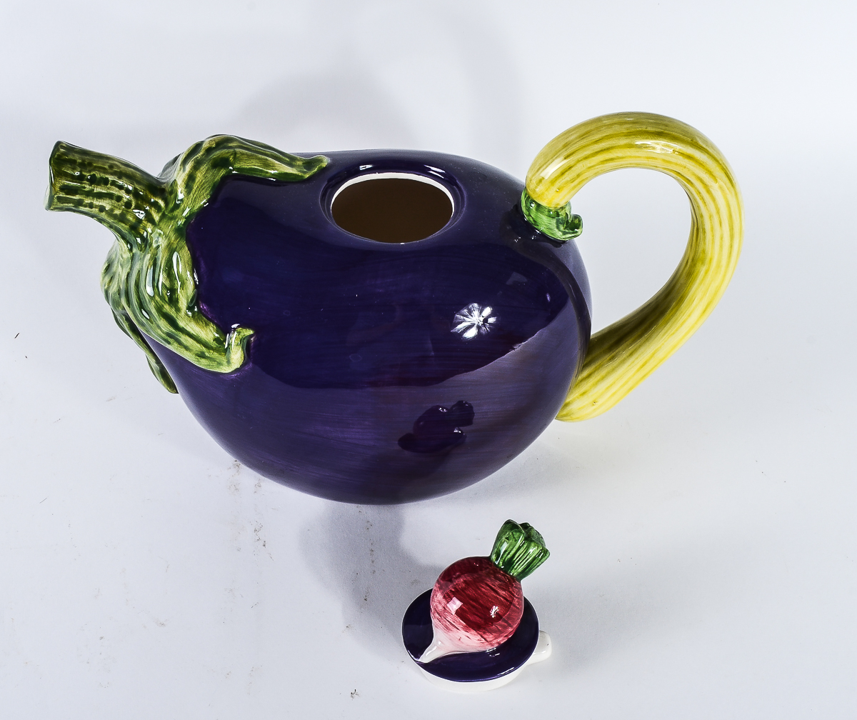 Novelty Ceramic Teapots Including British Swineside Teapottery EBTH