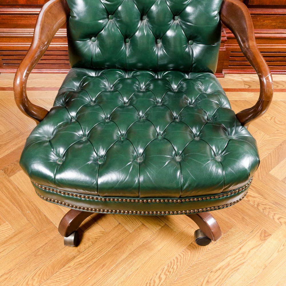 Vintage Tufted Green Leather Office Chair | EBTH