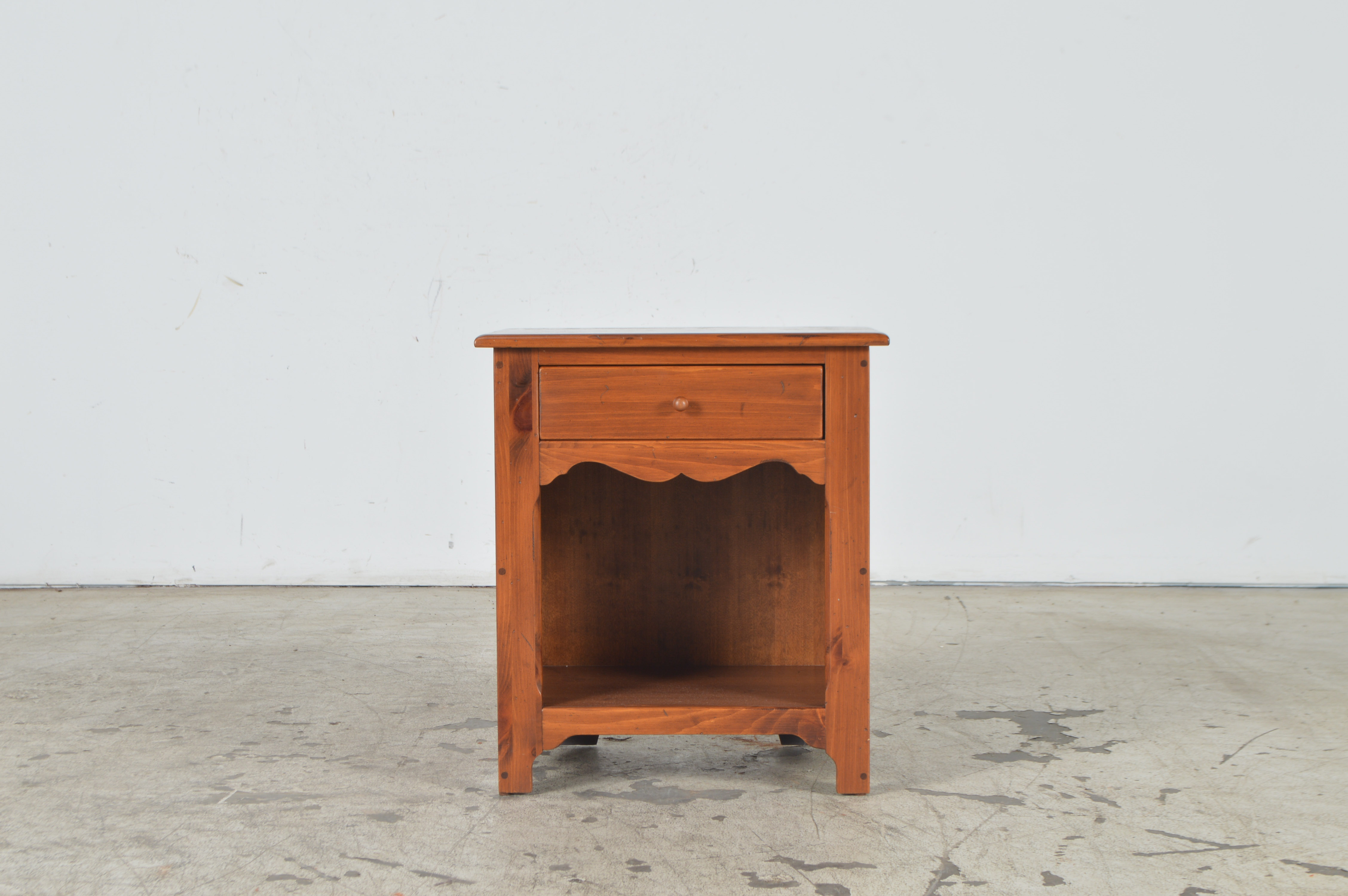 Ethan Allen Pine End Tables EBTH