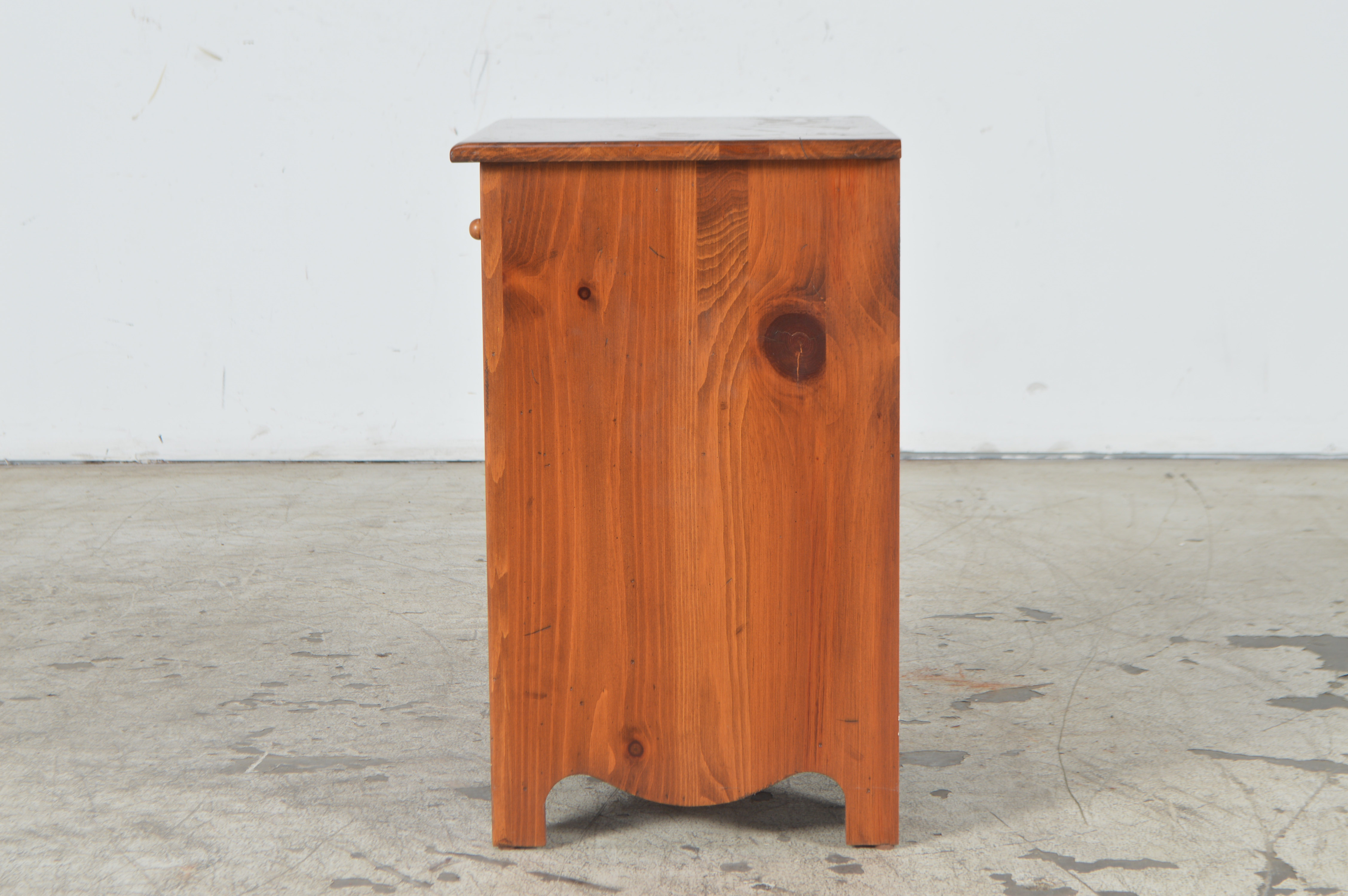 Ethan Allen Pine End Tables EBTH