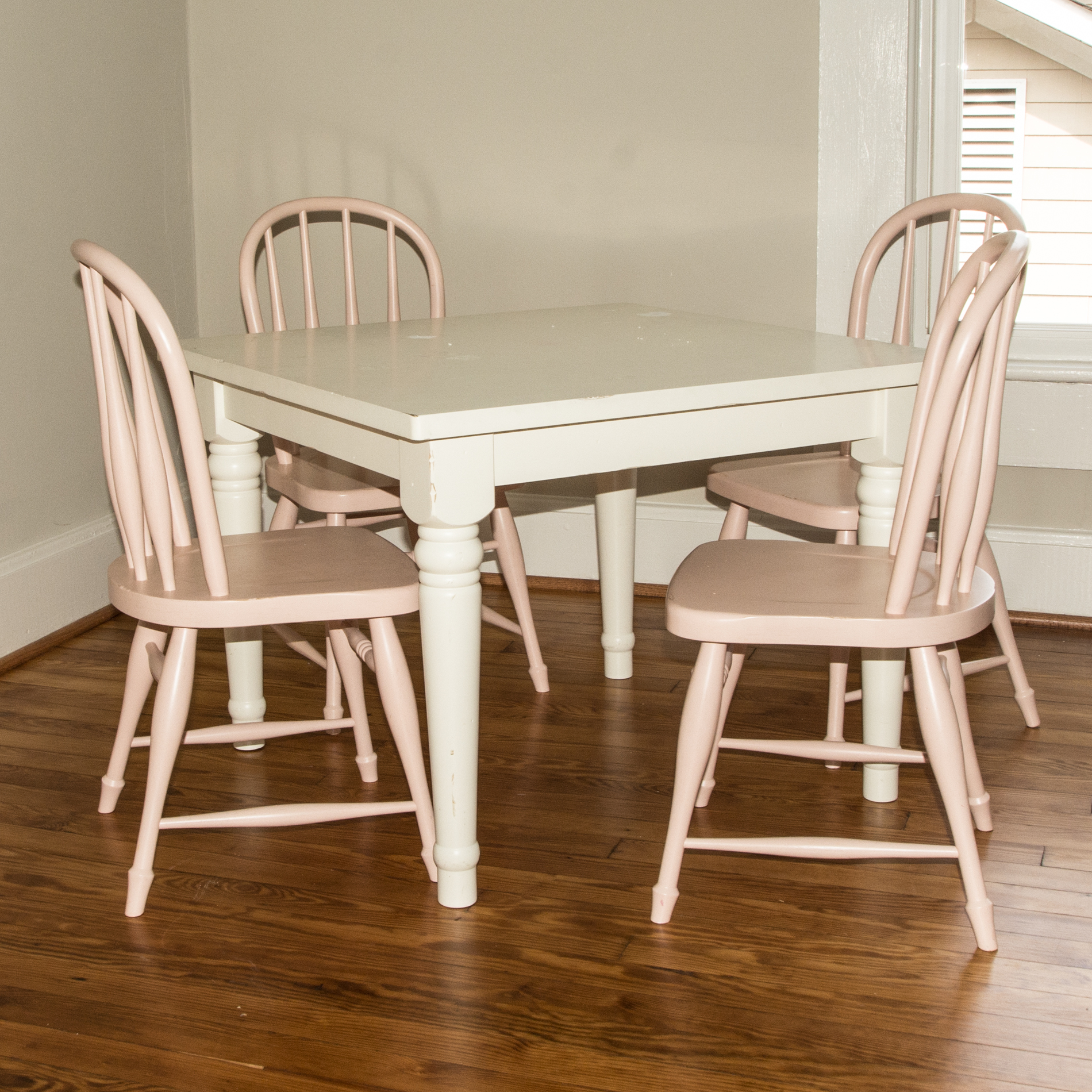 pottery barn table and chairs for toddlers
