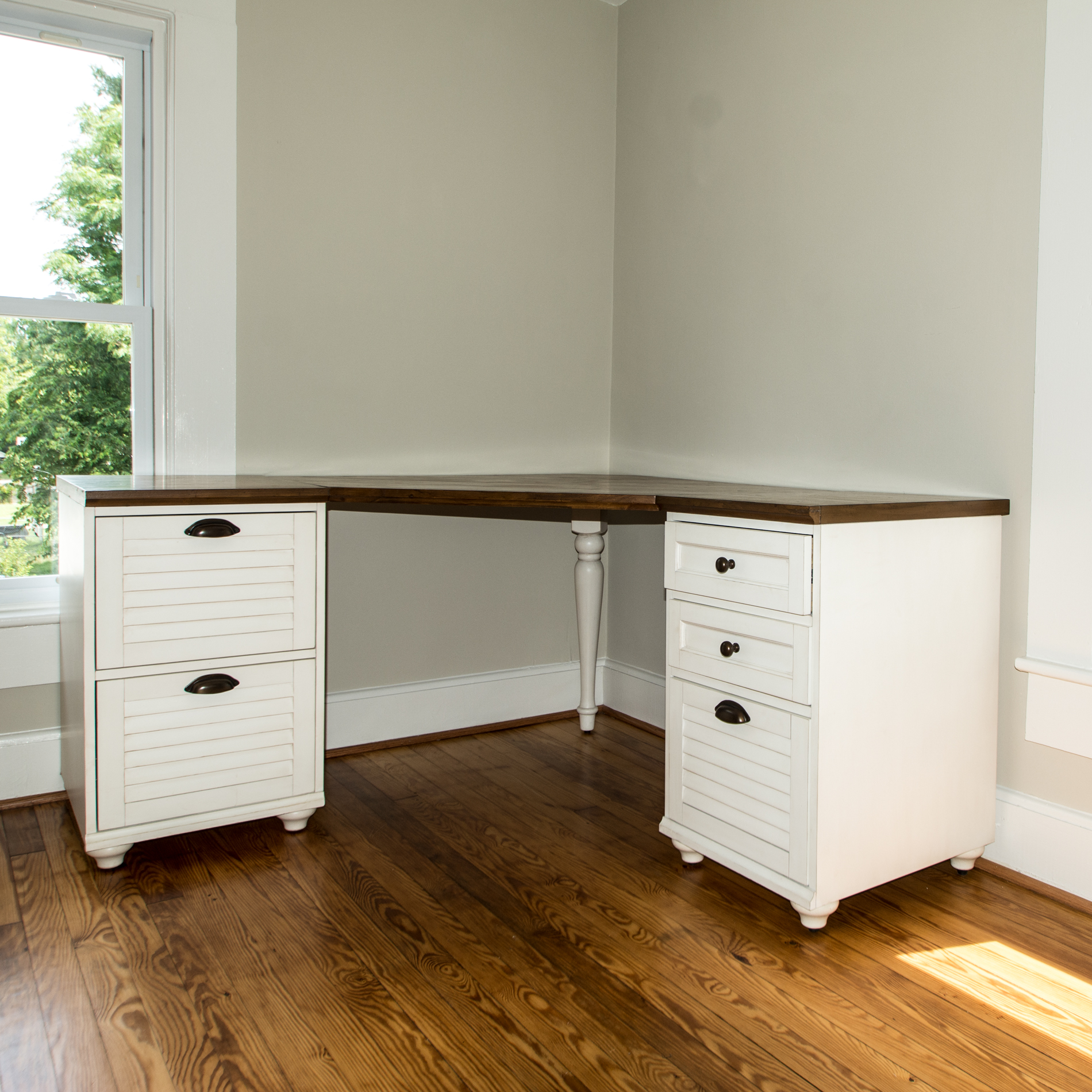 Pottery Barn Whitney Corner Desk EBTH