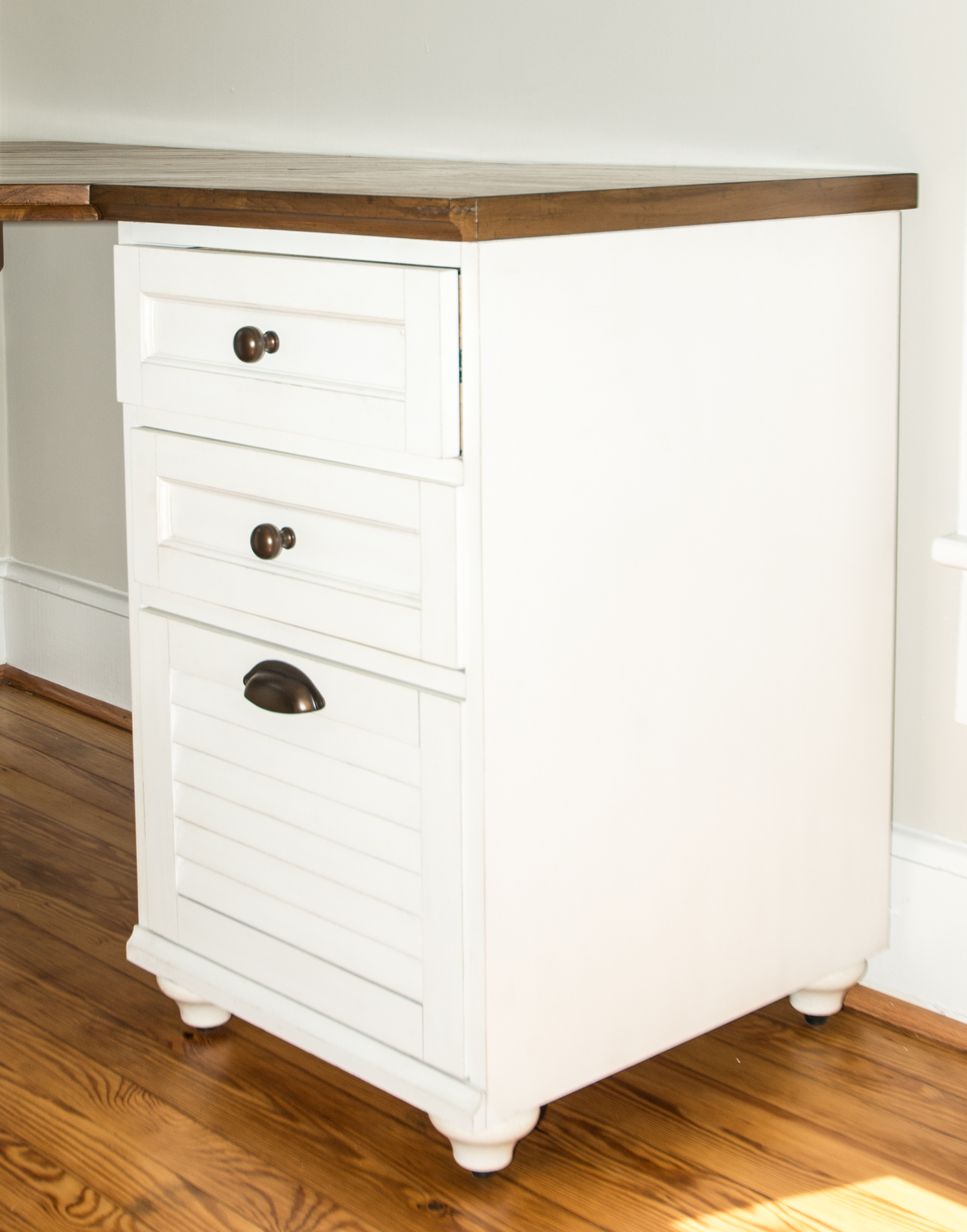 Pottery Barn Whitney Corner Desk EBTH