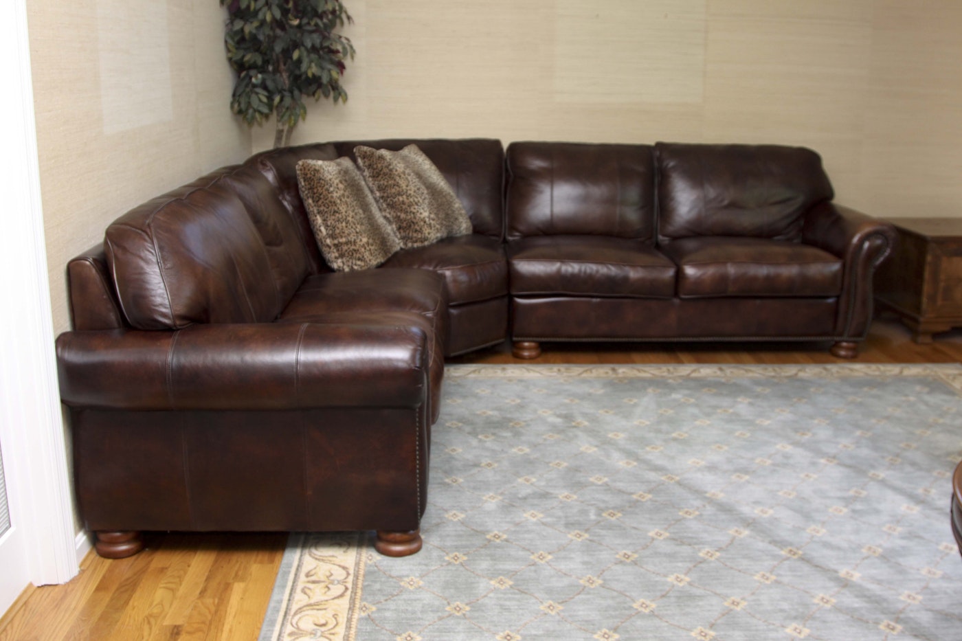 thomasville leather sofa seat