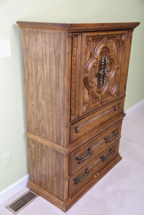 Vintage Bassett Armoire - almoire vintage bassett armoire