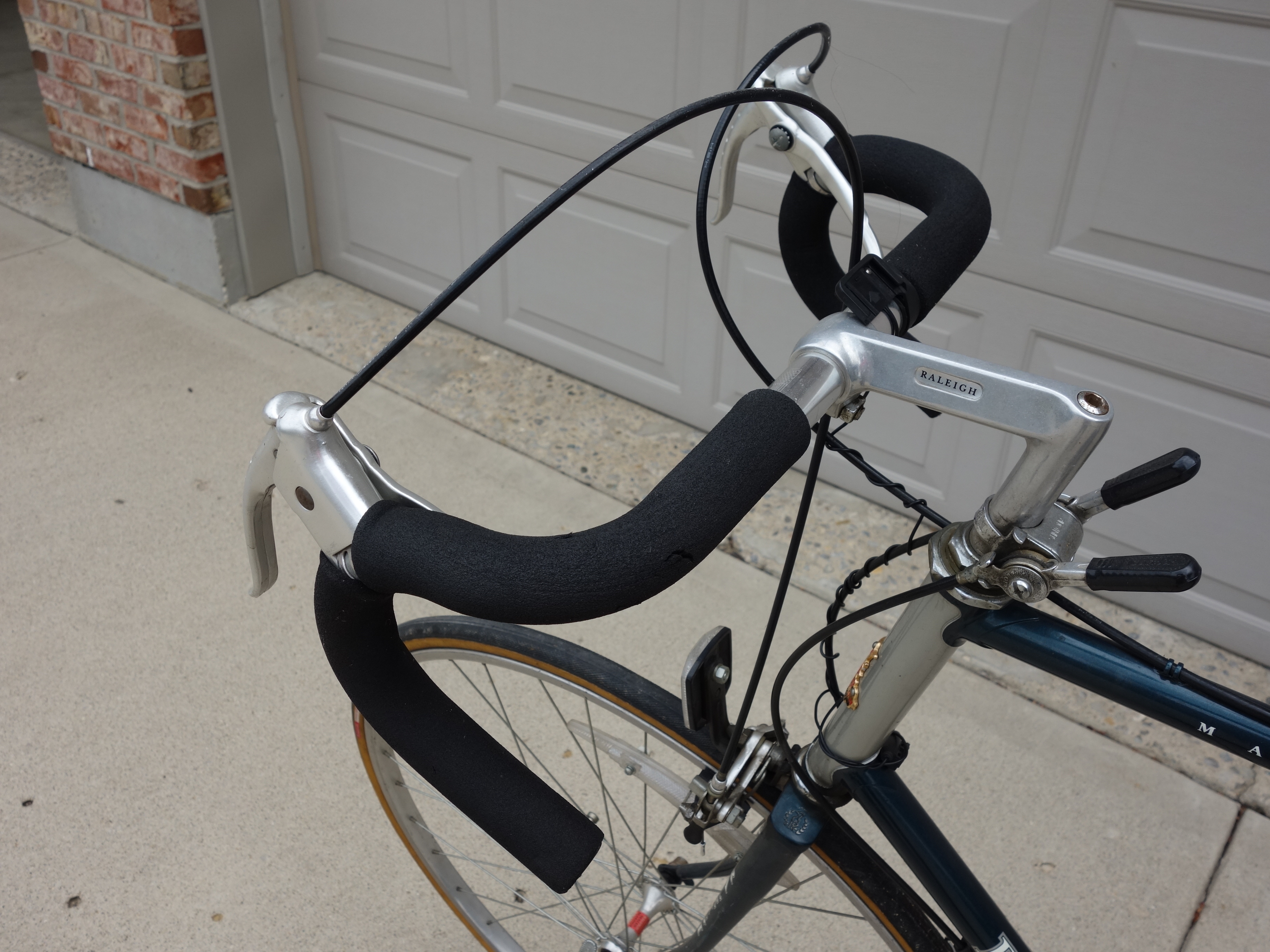 raleigh marathon 502 bike