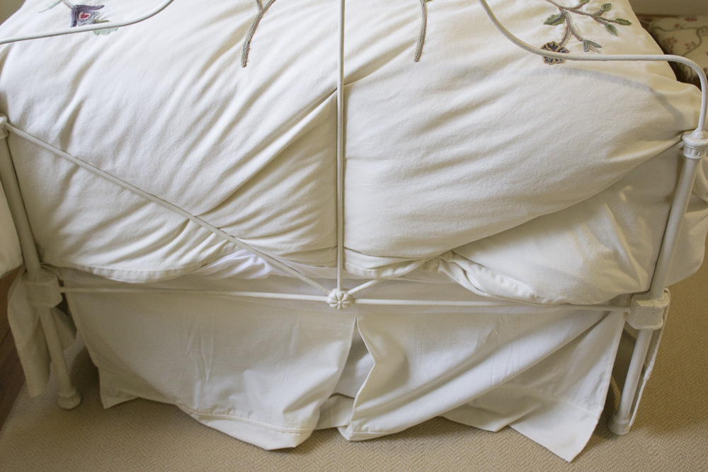 Vintage Metal Twin Bed EBTH