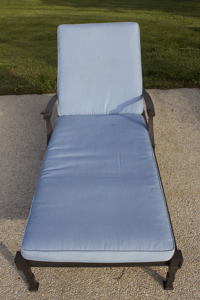 Restoration Hardware Lounge Set and Umbrella | EBTH