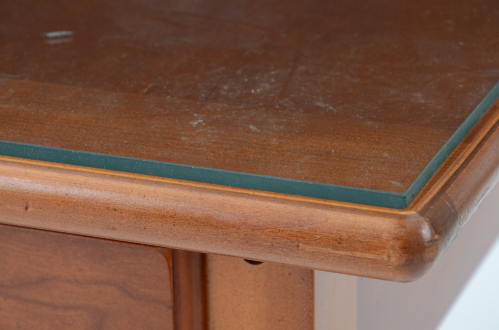 Thomasville Accent Table EBTH