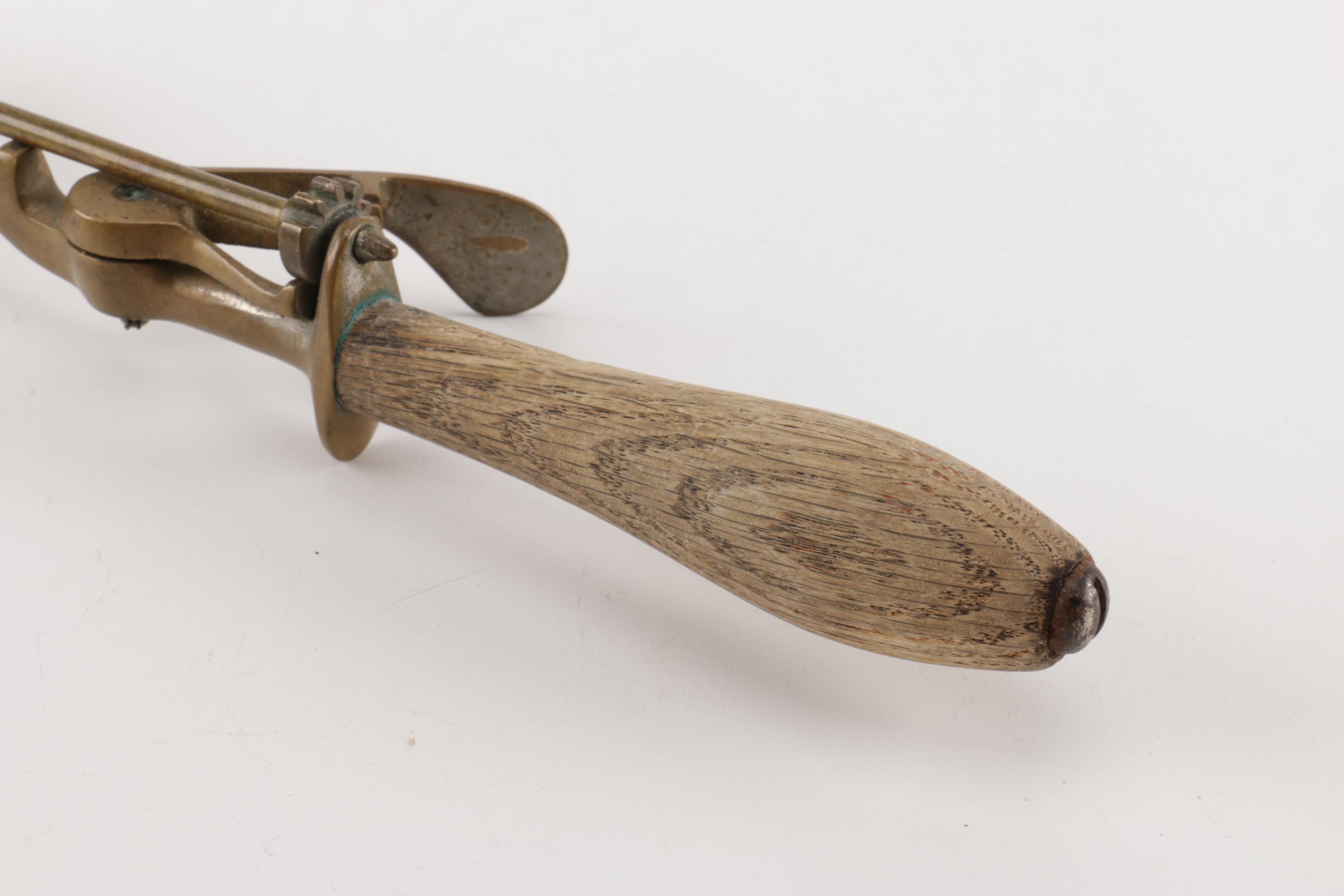 Assortment of Vintage Ice Cream Scoops EBTH