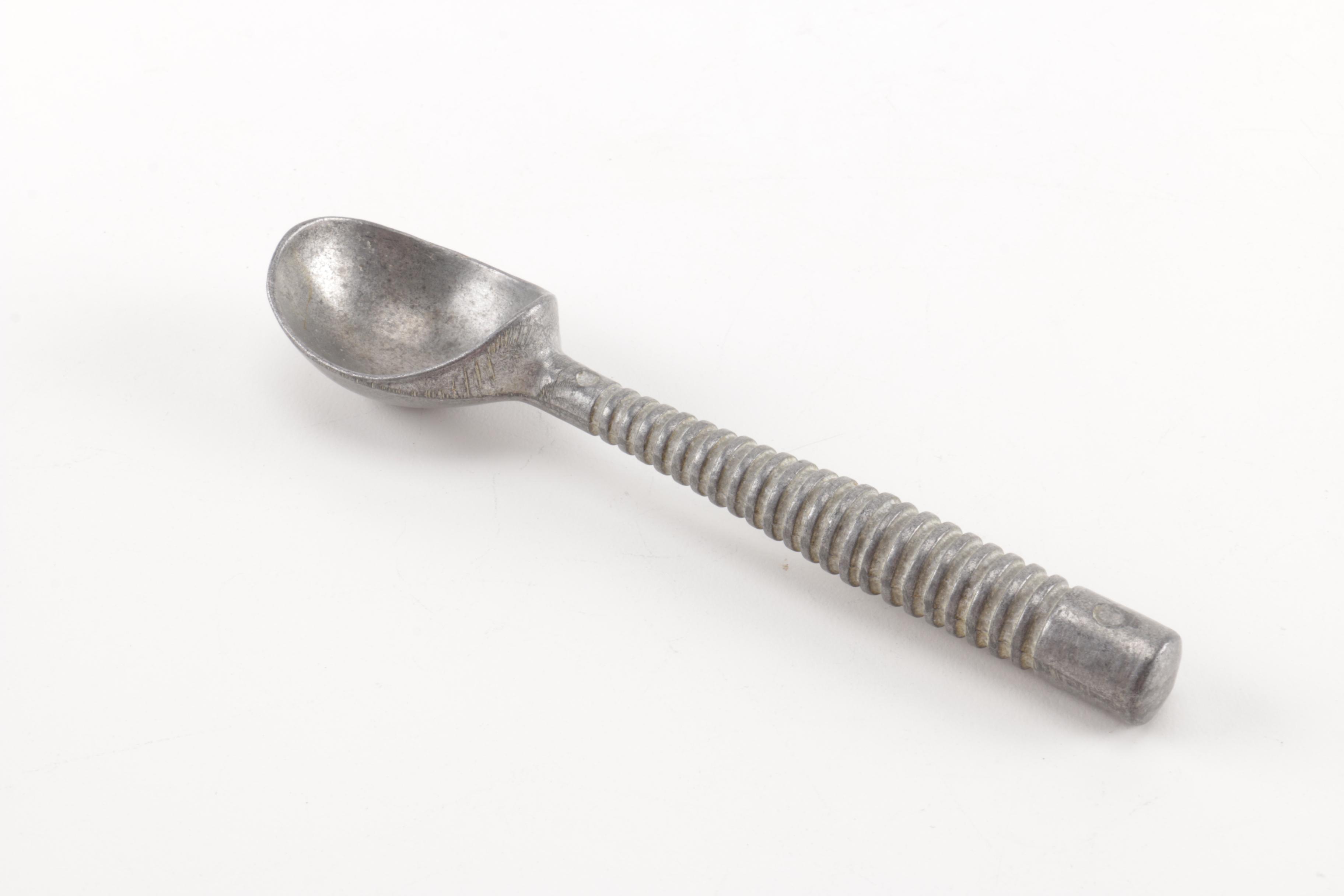 Assortment of Vintage Ice Cream Scoops EBTH