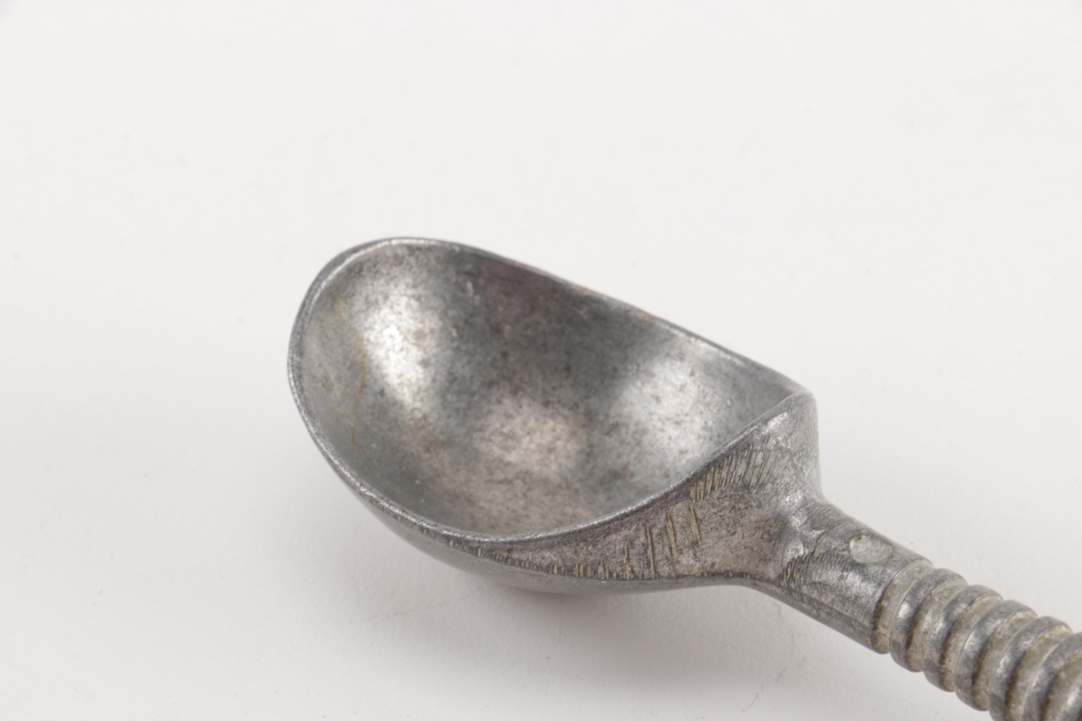 Assortment of Vintage Ice Cream Scoops EBTH