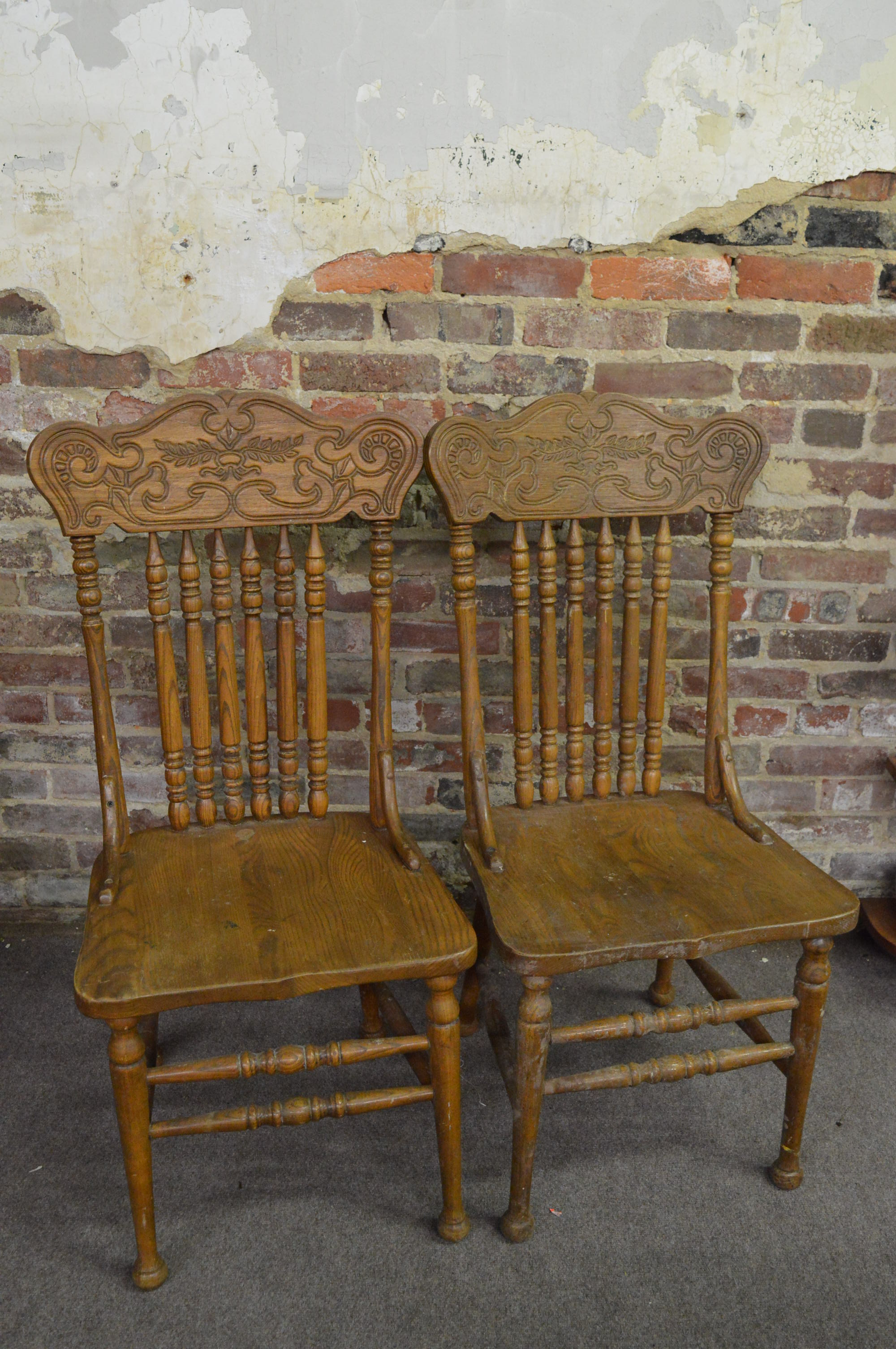 Oak Pedestal Dining Table and Chairs EBTH