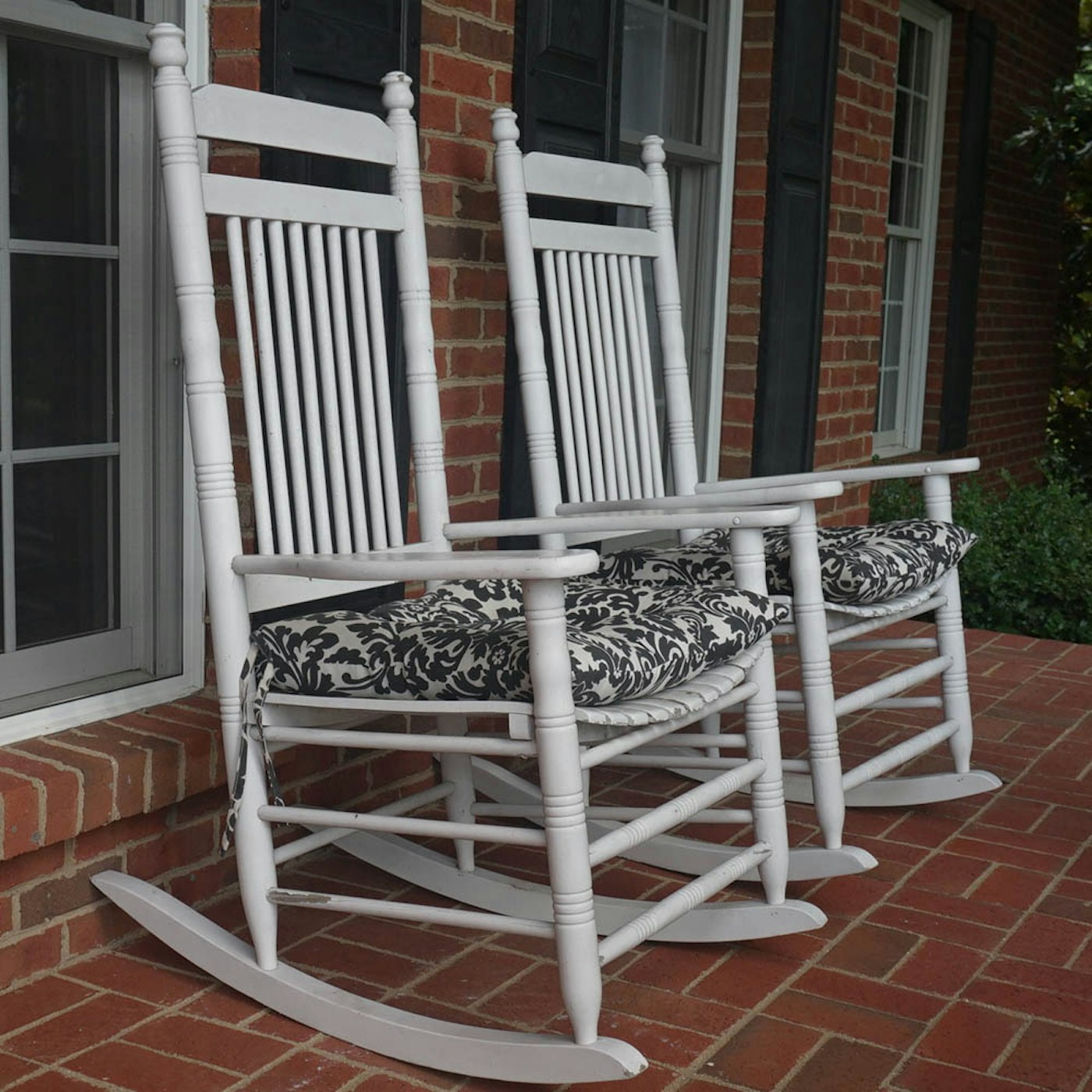 Pair of Outdoor Rocking Chairs by Cracker Barrel | EBTH