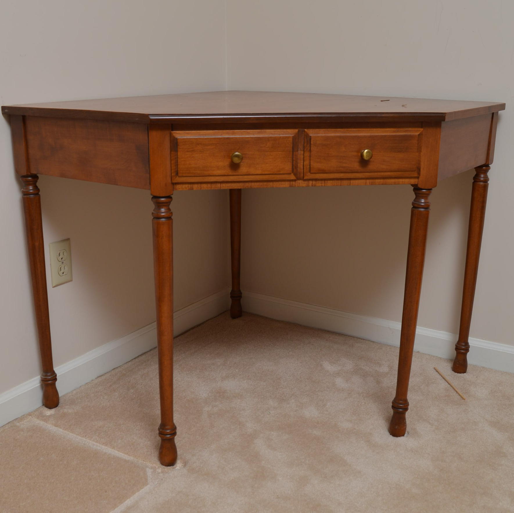 Tell City Young Republic Rock Maple Corner Console Table EBTH