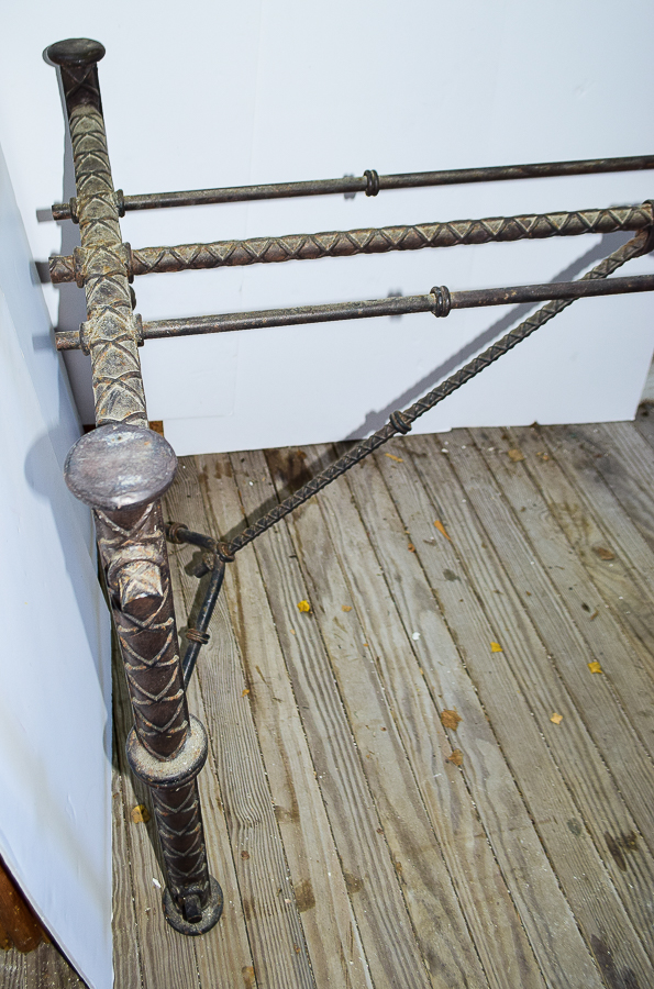 Decorative Steel Table Stand EBTH