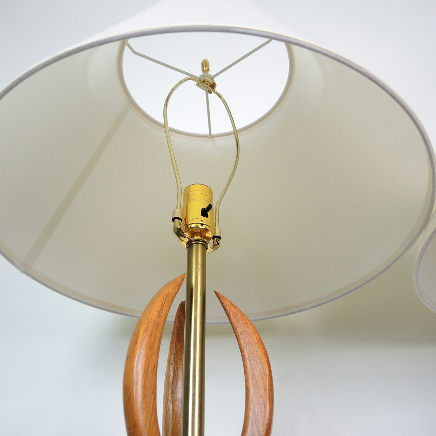 Pair of Mid Century Modern Table Lamps | EBTH