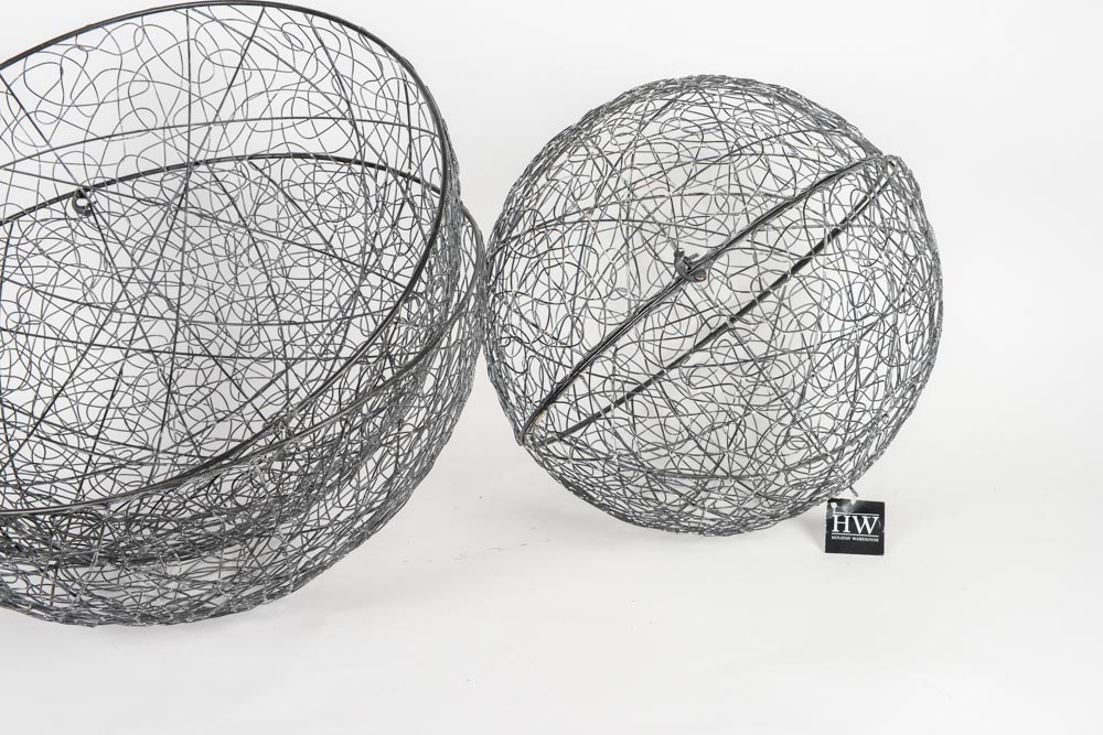 Pair of Round Metal Wire Spheres EBTH