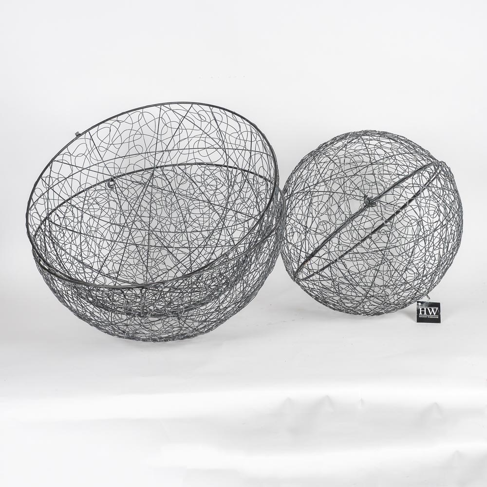 Pair of Round Metal Wire Spheres EBTH