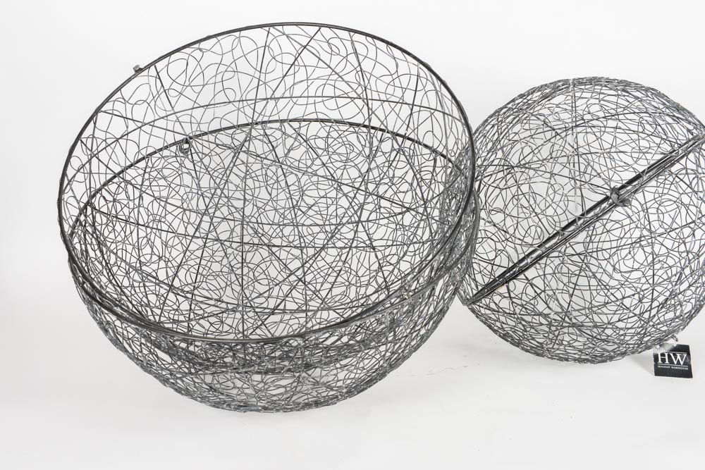 Pair of Round Metal Wire Spheres EBTH