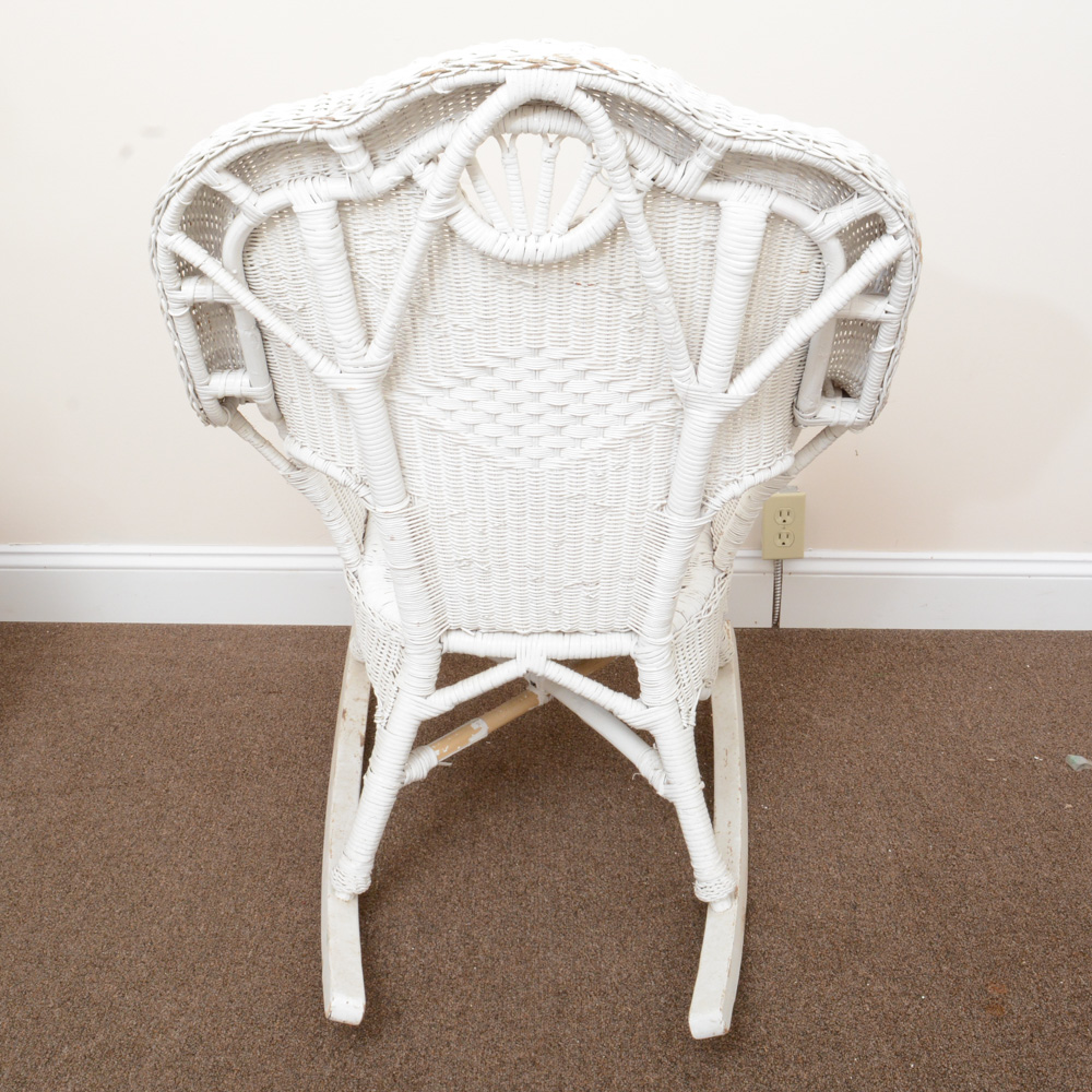 Vintage White Wicker Bedroom Set EBTH