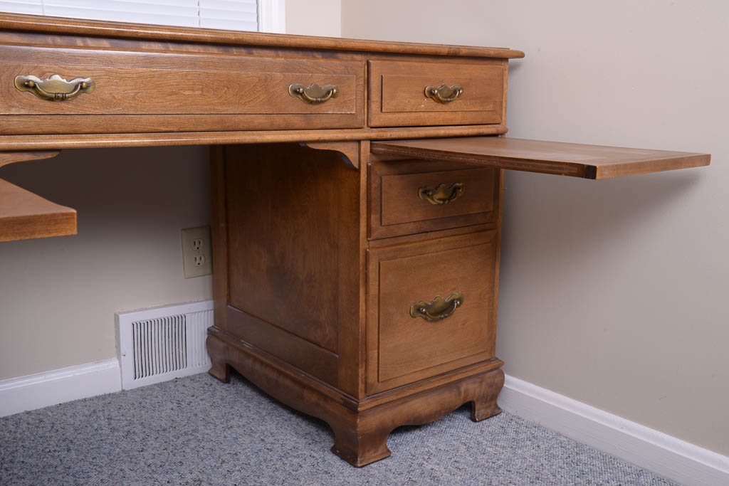 CAL Shops Maple Desk With Ethan Allen Captain Chair EBTH