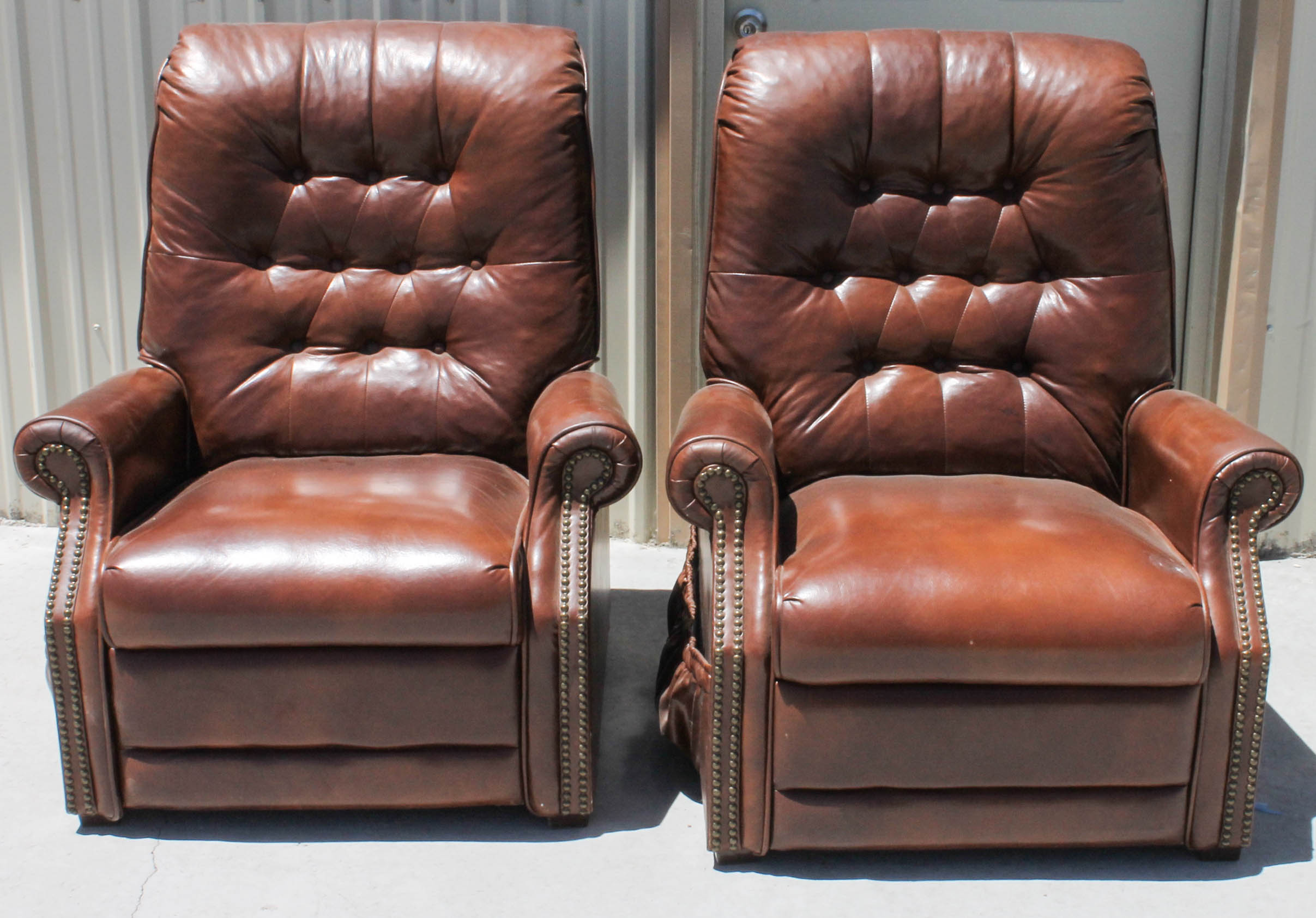 Pair of Brown Faux Leather Recliners EBTH