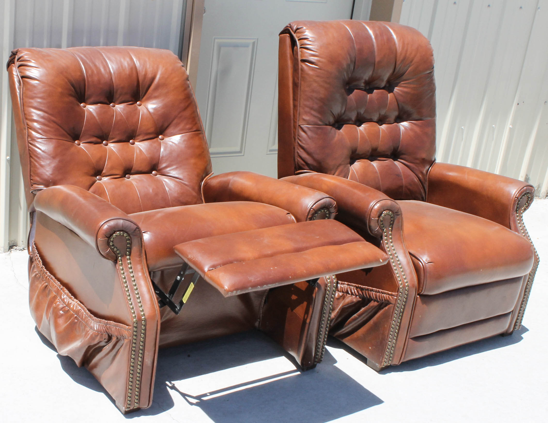 Pair of Brown Faux Leather Recliners EBTH