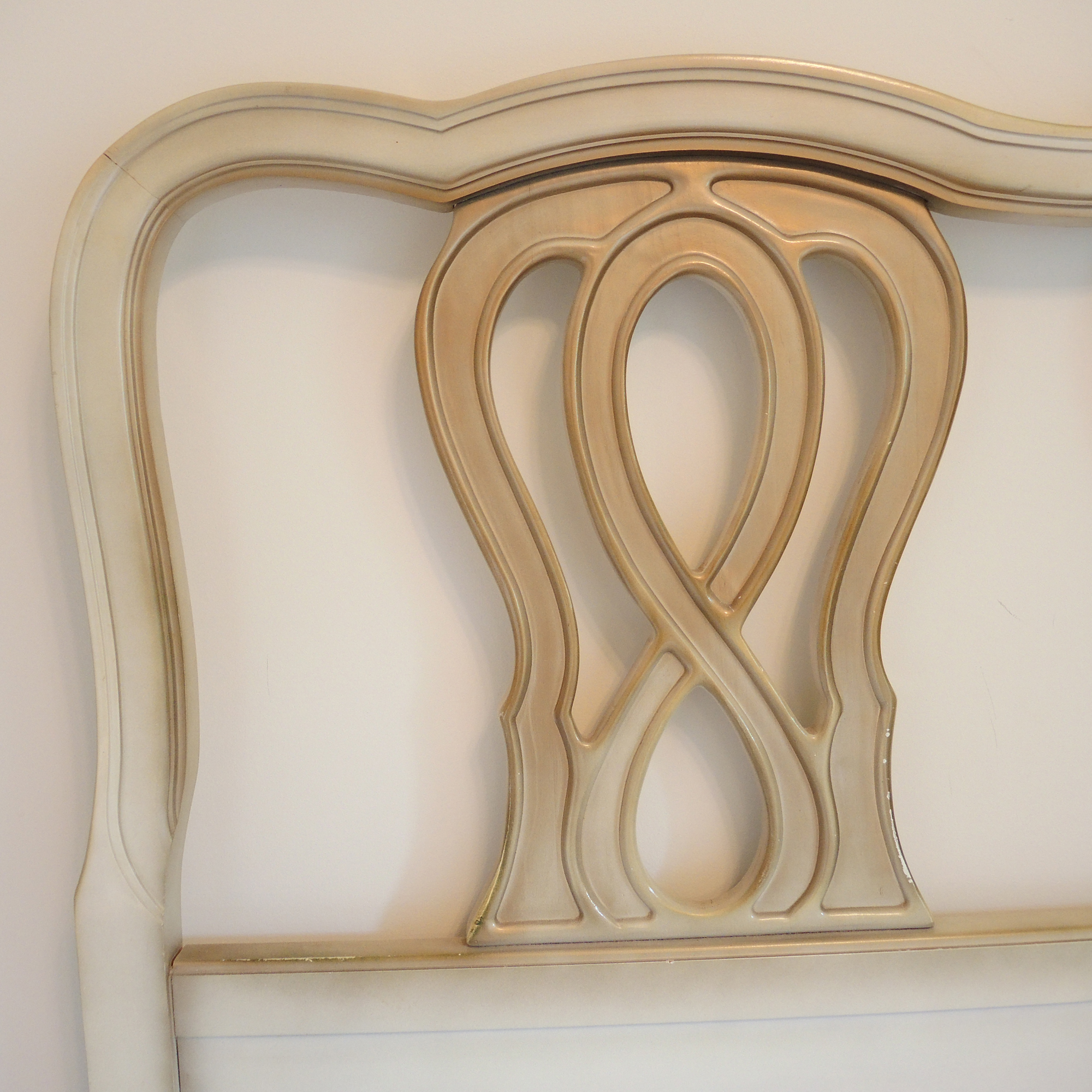 French Provincial Style Bedroom Set by Bassett Furniture EBTH