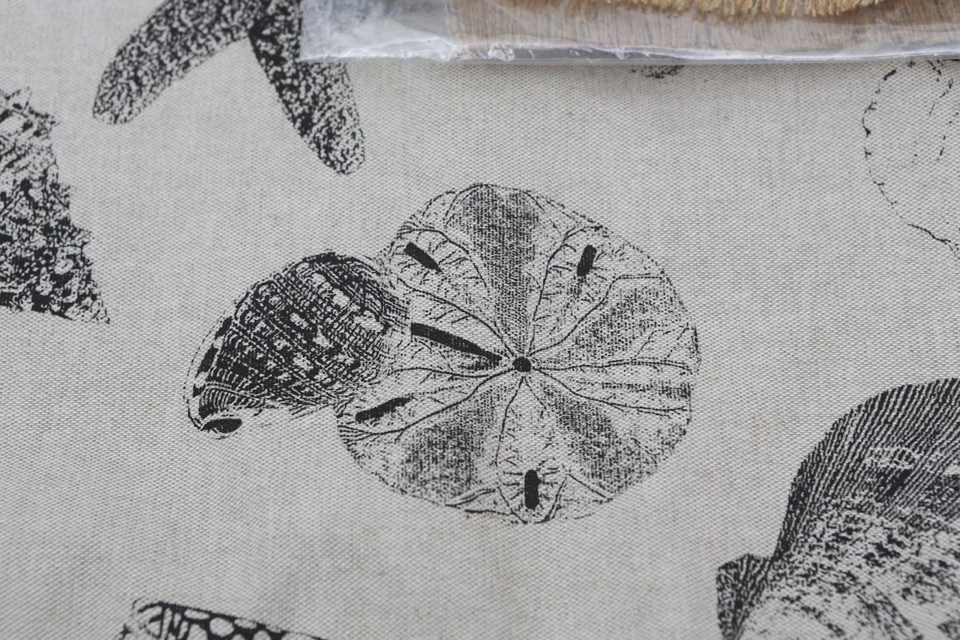 Beach-Themed Table Linens and Napkin Rings Featuring Tommy Bahama | EBTH