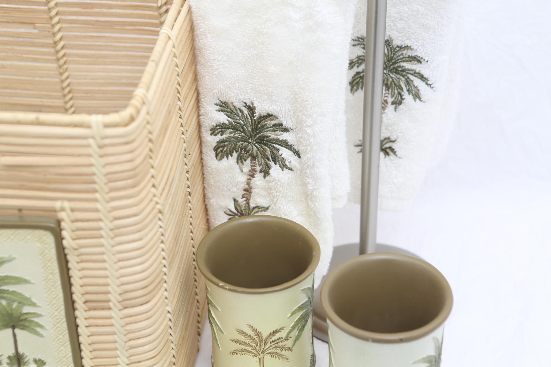 Palm TreeThemed Bathroom Accessories EBTH