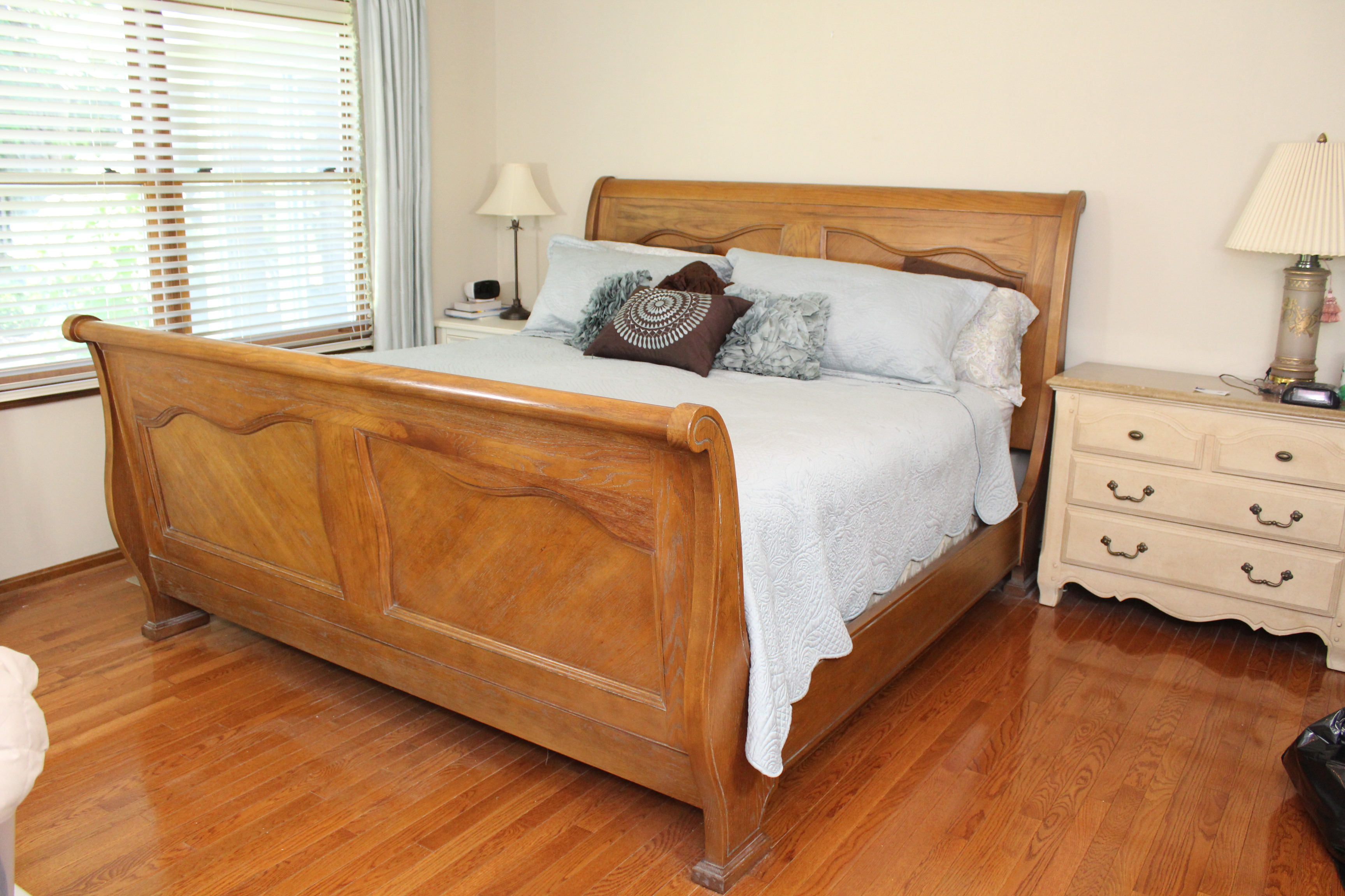 KingSize Oak Sleigh Bed Frame EBTH