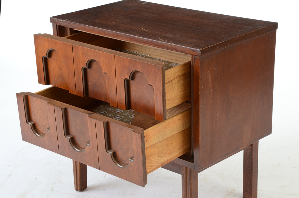 Mid Century Modern Dixie Walnut Nightstands EBTH